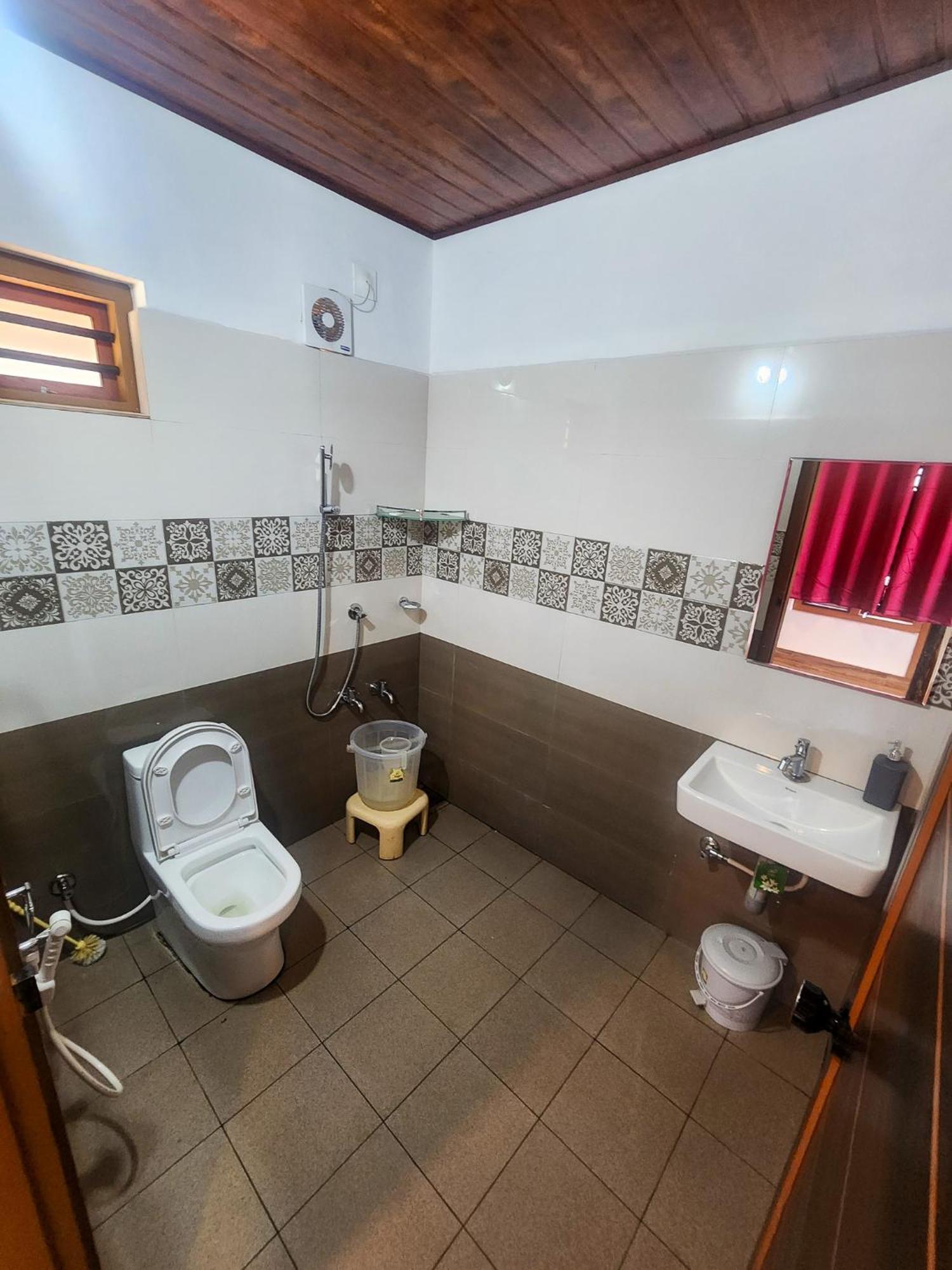 Celestial Heights Homestay Kurchi Eksteriør bilde